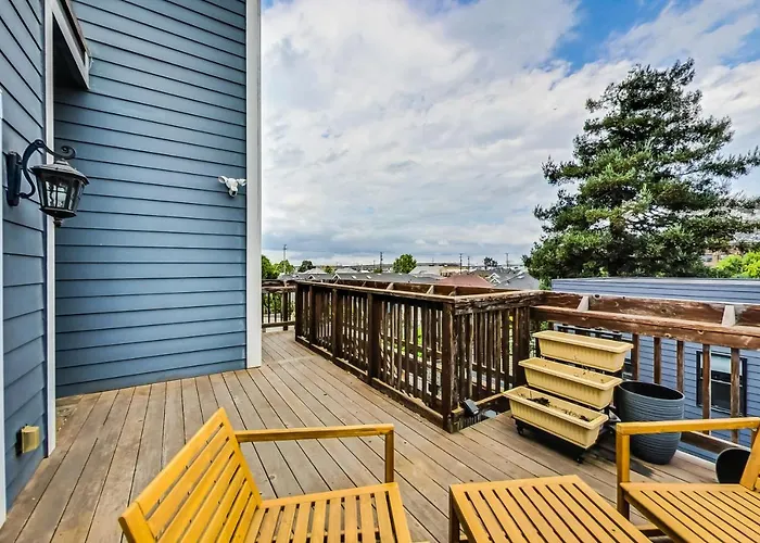 West Oakland 3Br2Ba Top Floor Flat Ideal For Bus
