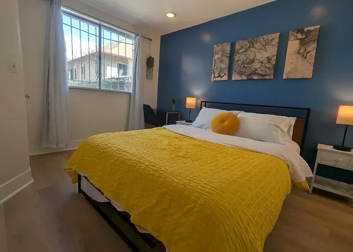 Modern Cottage Near Many Conveniences